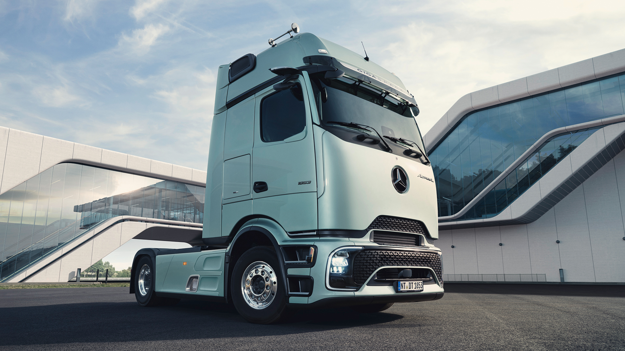 2025 Actros L ProCabin Yenilikleri: Yeni Özellikler