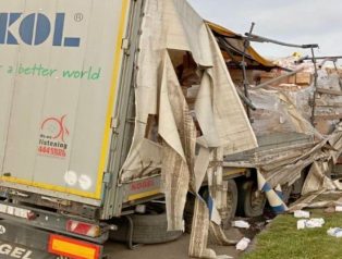 Ekol Lojistik’in Ukrayna’daki Tesisleri Bombardımanda Hasar Gördü, Bir TIR da Saldırıdan Etkilendi